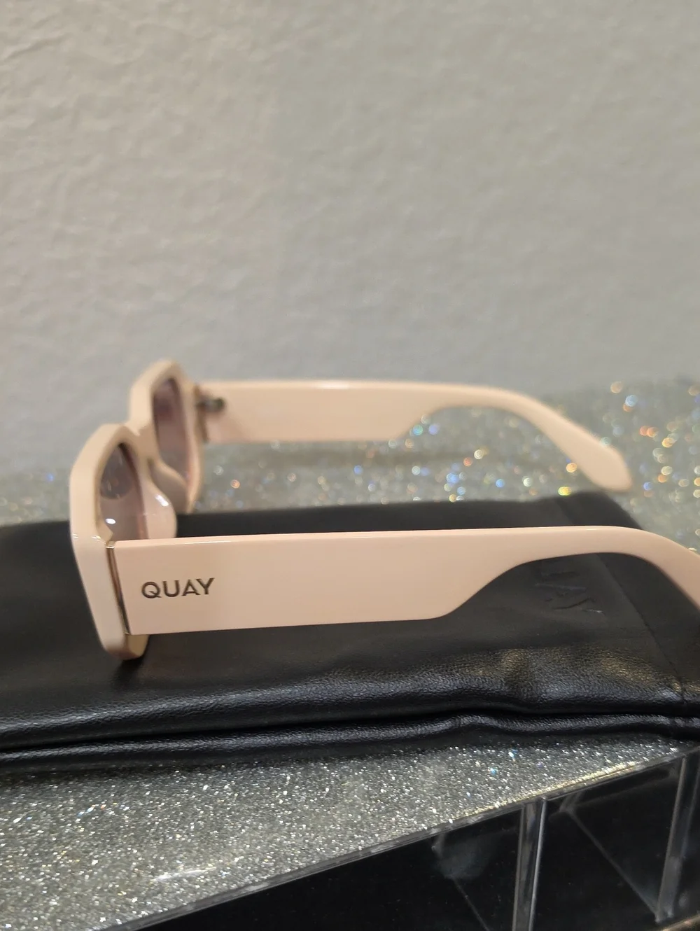 Quay Australia Hyped Up Square Sunglasses- Pink